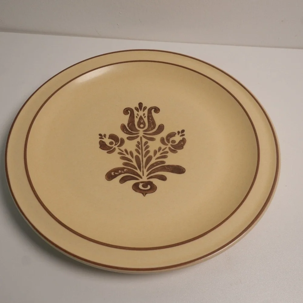 Pfaltzgraff Village Dinner Plates Set of 4 Tan Brown 10.25